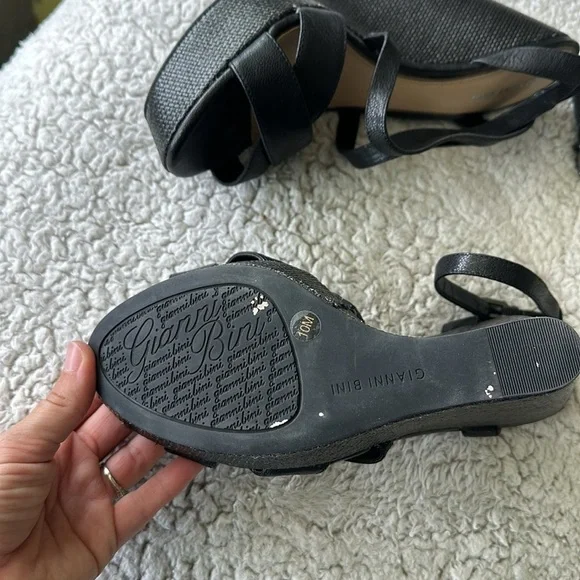 Gianni Bini Women's 10M Ankle Strap Platform Wedge Espadrille Sandals Black - Picture 7 of 10